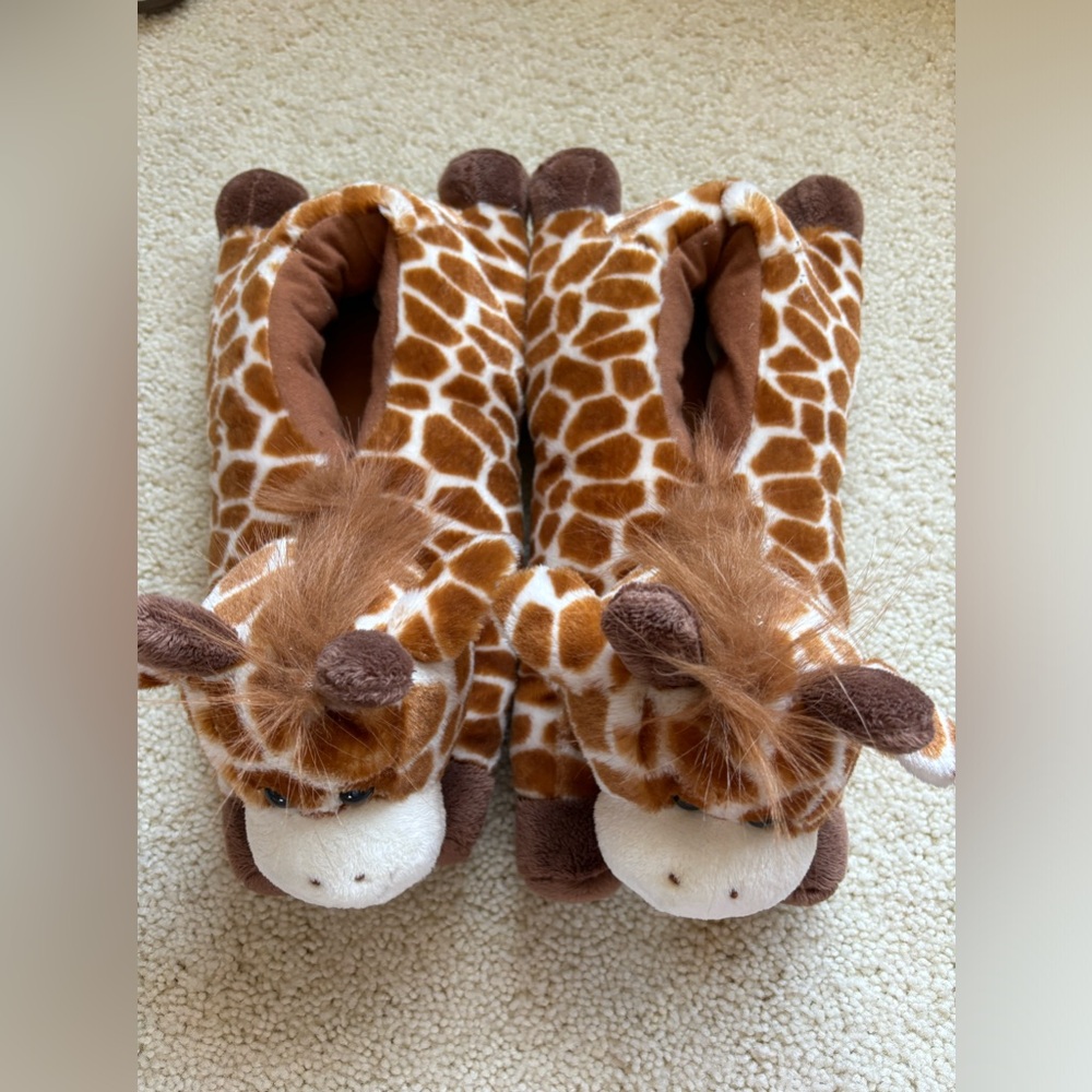 Giraffe slippers